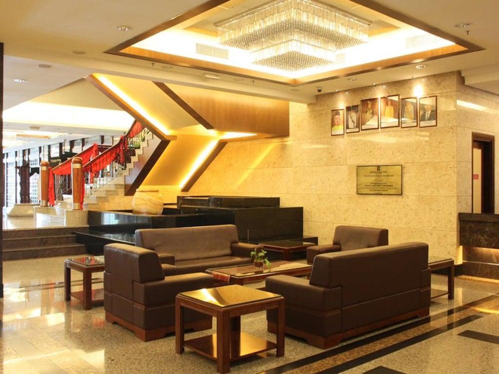 Imperial Palace Hotel Miri Exterior foto